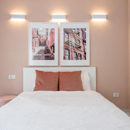 Fantastic City Center Apartment Bukarest Exterior foto