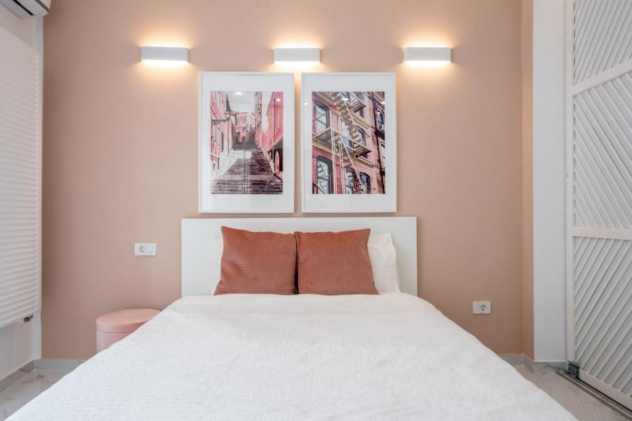 Fantastic City Center Apartment Bukarest Exterior foto