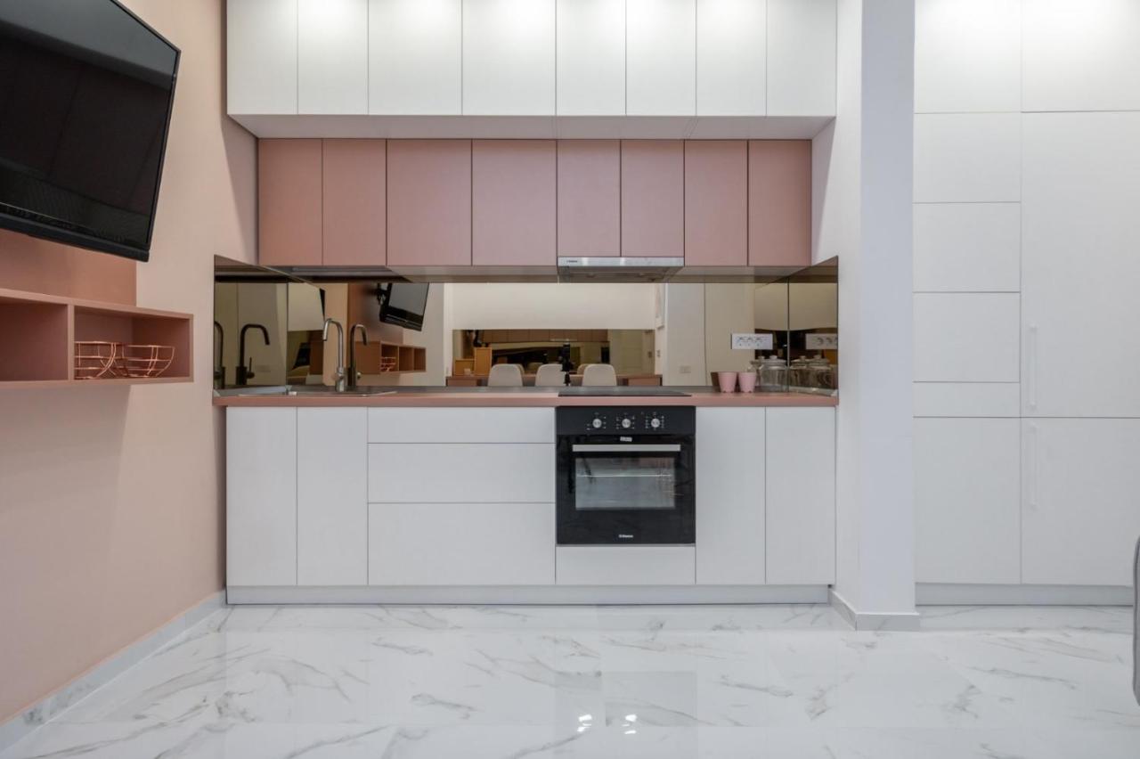 Fantastic City Center Apartment Bukarest Exterior foto